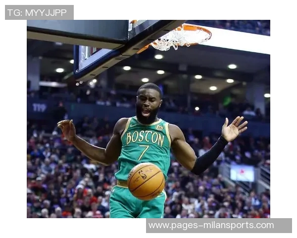 杰伦布朗表现出色17投8中斩获20分外加8篮板5助攻4抢断三分球命中率待提升