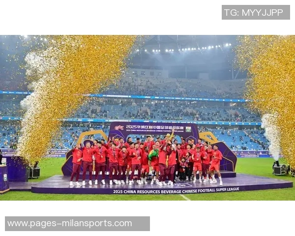 海港连续三年屈居超级杯亚军中超三连冠成就辉煌历史